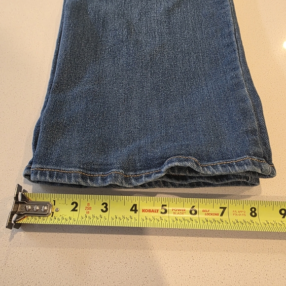 Old Navy Women's Straight Leg Blue Jeans - Picture 9 of 9